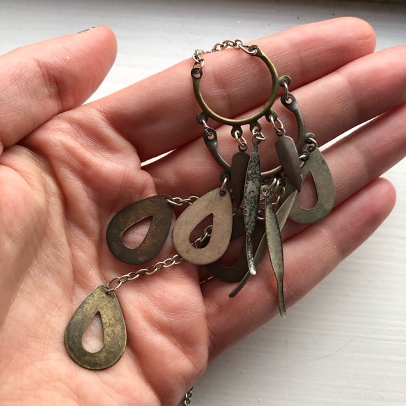 Vintage silver & gray metal dreamcatcher necklace - Picture 6 of 7